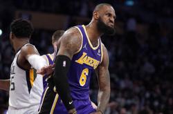 爱游戏体育平台欧篮联集结日再迎强敌，夏洛特黄蜂手感冰凉，主帅态度：球迷炸锅，训练强度明显提升的简单介绍