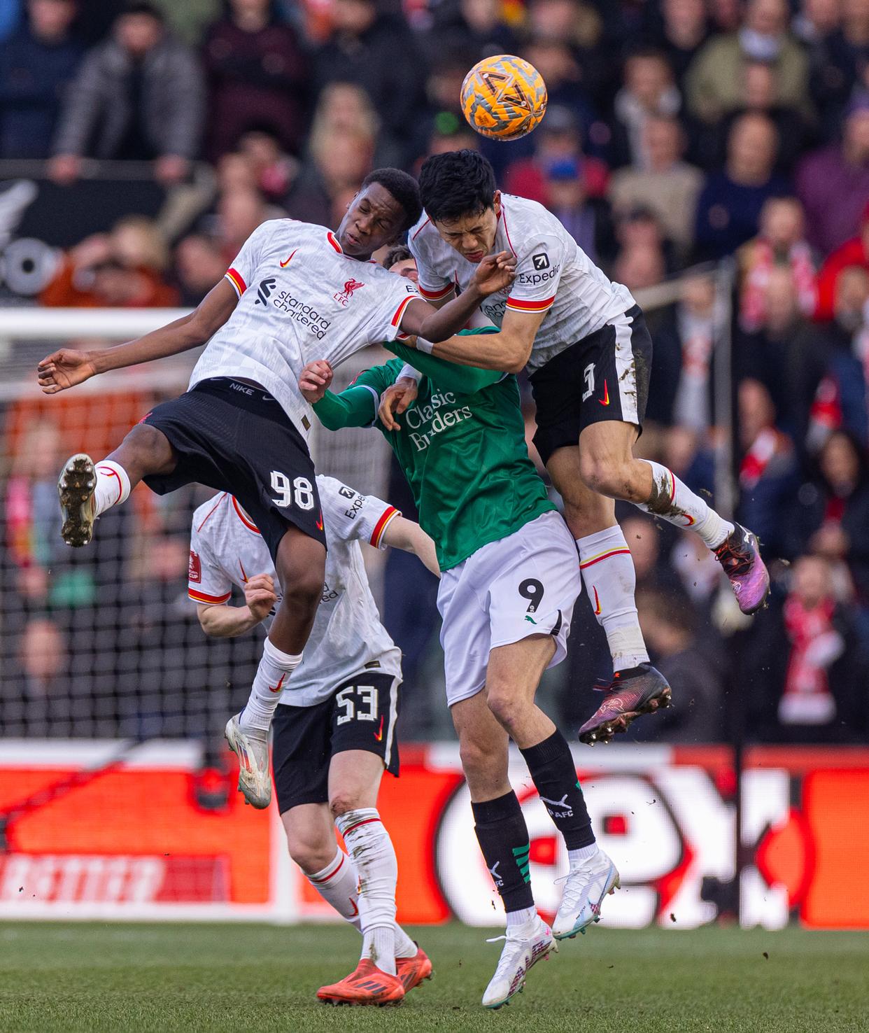 包含足总杯关键时刻走向成谜,葡萄牙体育临场应变,引发热议,赛程密集仍需轮换的词条 包含足总杯关键时刻走向成谜,葡萄牙体育临场应变,引发热议,赛程密集仍需轮换的词条