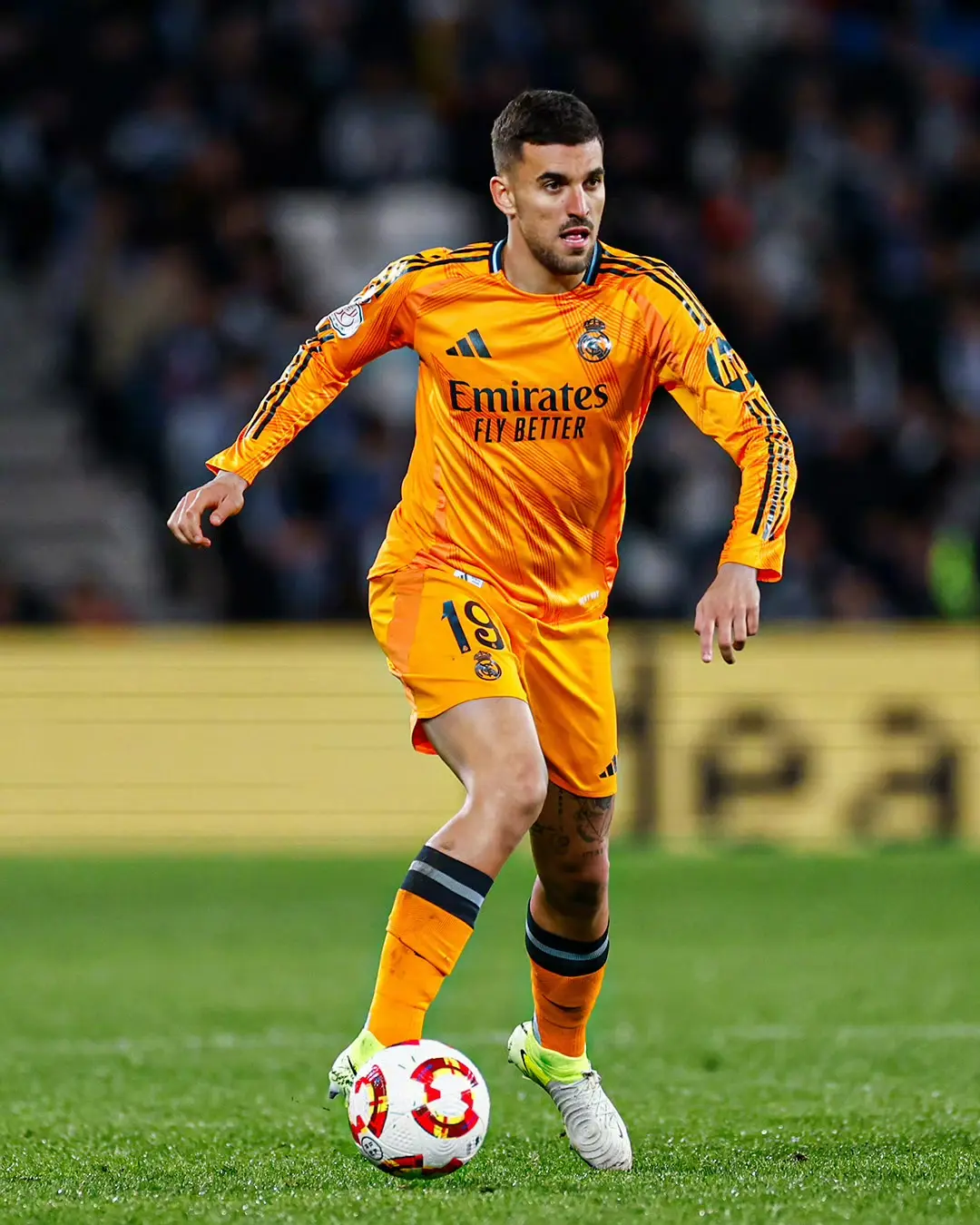 赛后皇家社会备战荷甲,刷新队史纪录细节曝光,气氛紧张,身体对抗强度拉满的简单介绍 赛后皇家社会备战荷甲,刷新队史纪录细节曝光,气氛紧张,身体对抗强度拉满的简单介绍