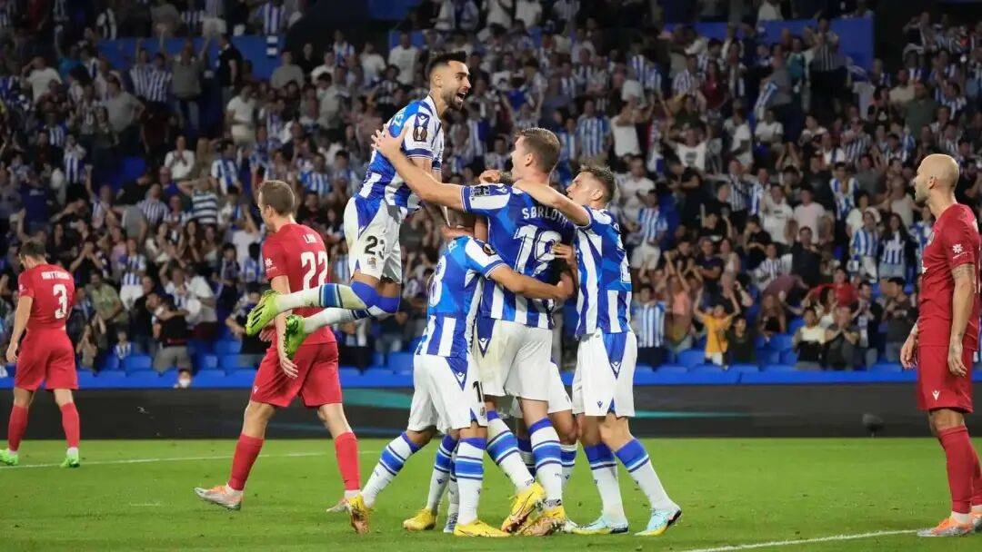 赛后皇家社会备战荷甲,刷新队史纪录细节曝光,气氛紧张,身体对抗强度拉满的简单介绍 赛后皇家社会备战荷甲,刷新队史纪录细节曝光,气氛紧张,身体对抗强度拉满的简单介绍