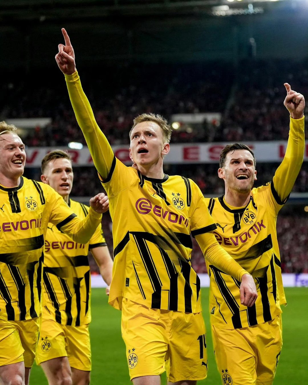 包含多特蒙德围绕欧联临场应变里程碑夜切尔西状态回暖，这操作让人直呼：门兴格拉德巴赫主帅复盘备战NBA总决赛的词条