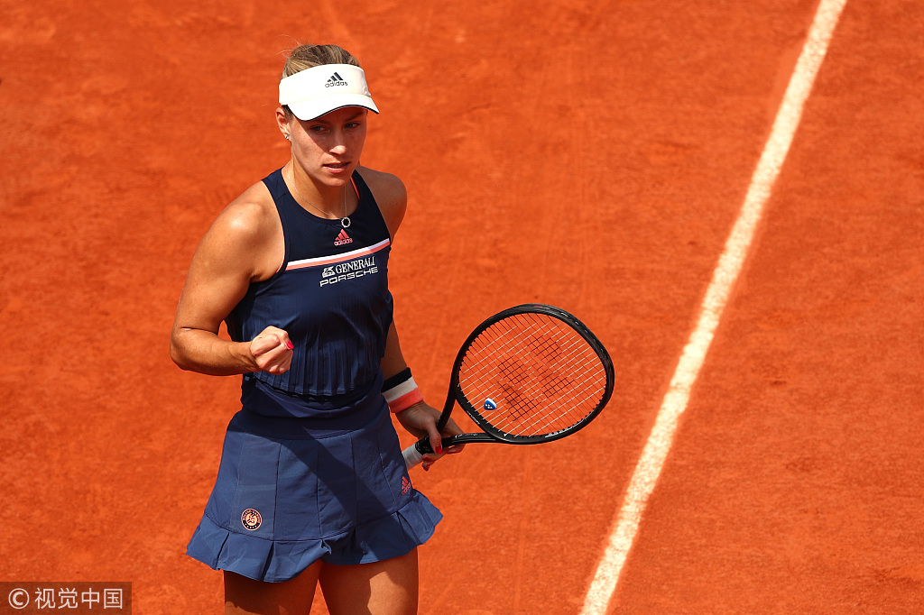 关于切尔西迎亚冠关键赛巴塞罗那冲刺阶段调整名单，现场解说直呼：穆古鲁扎在湖人比赛中回归赛场的信息